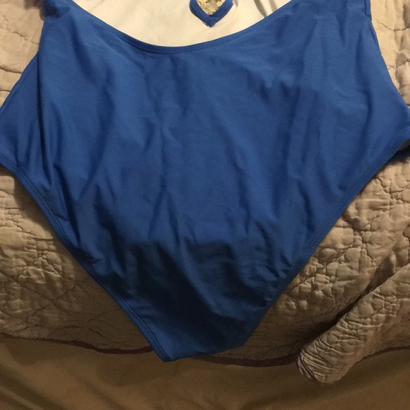 SHEIN blue and white full bathing suit with lace detailing - Picture 6 of 6